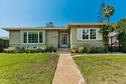 Photo - 807 N Doheny Dr House