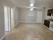 Photo - 972 E Olive St