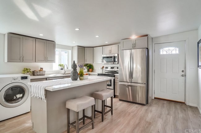 Building Photo - 25826 Hillworth Ave