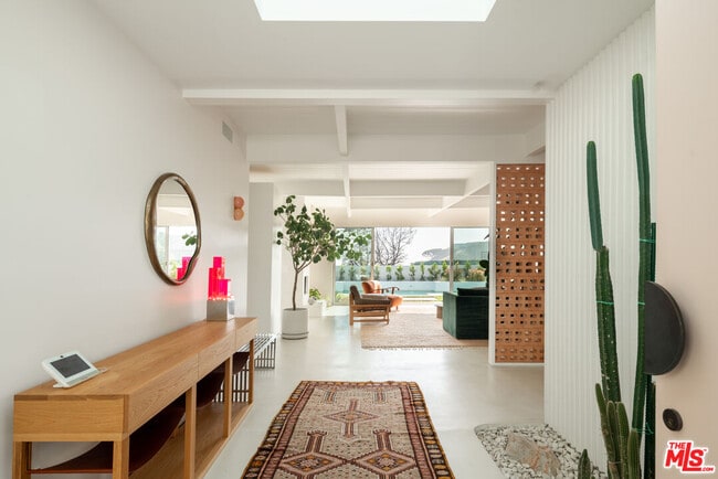 Photo - 1227 Tellem Dr