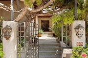 Photo - 615 4th St House