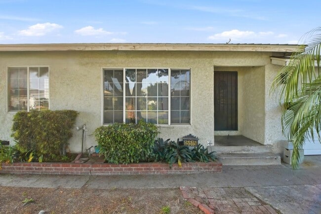 Photo - 15515 Harvest Ave