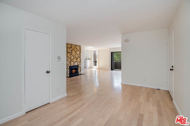 Photo - 16169 Sunset Blvd Unit 201