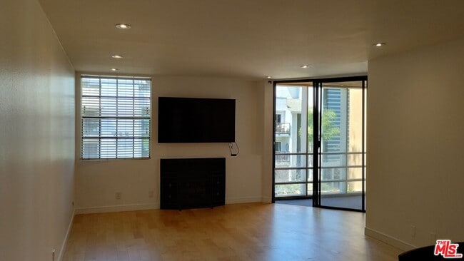 Photo - 740 Kings Rd Unit 224