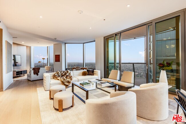 Photo - 211 W Elm Ct Unit 18A