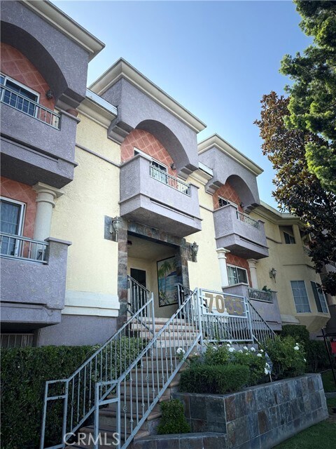 Photo - 7035 Woodley Ave Condo Unit 113