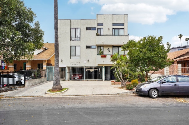 Photo - 1605 Winona Blvd Townhome