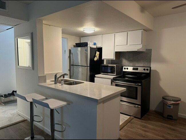 Building Photo - 421 S La Fayette Park Pl Unit 720