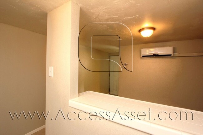 Photo - 242 N Chestnut St Unit 3