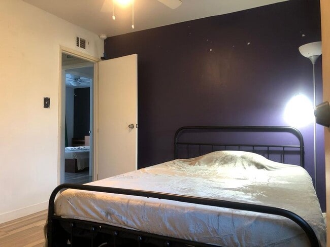 Photo - 20800 Clark St