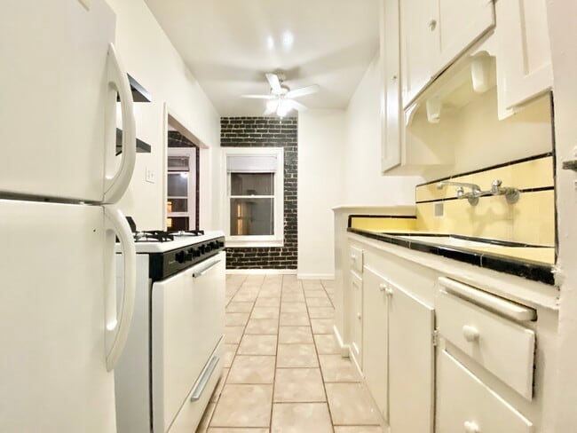 Photo - 608 S Dunsmuir Ave Unit 107