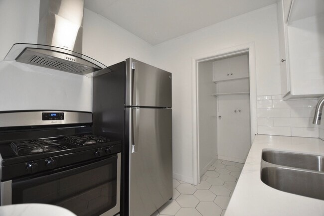 Photo - 11444 Riverside Dr Unit 11446