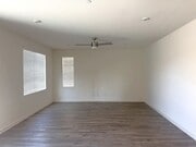 Photo - 1014 W Buttercup Ln
