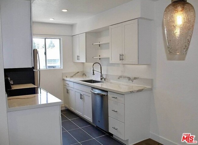 Photo - 1547 N Edison Blvd