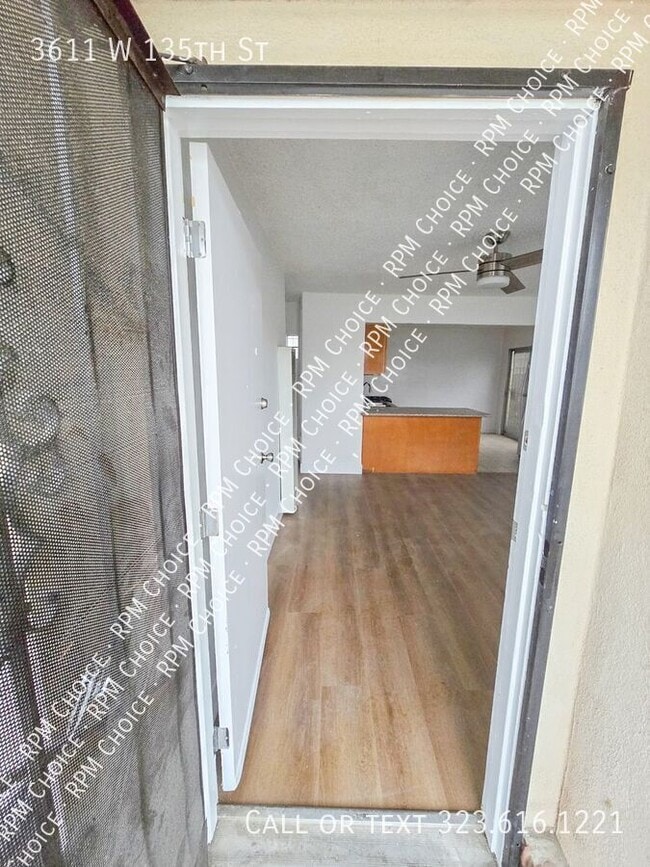 Photo - 3611 W 135th St