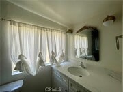 Photo - 1570 Locust St