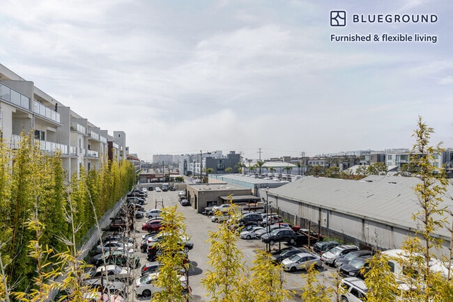 Photo - 4133 Redwood Ave Unit FL3-ID1324