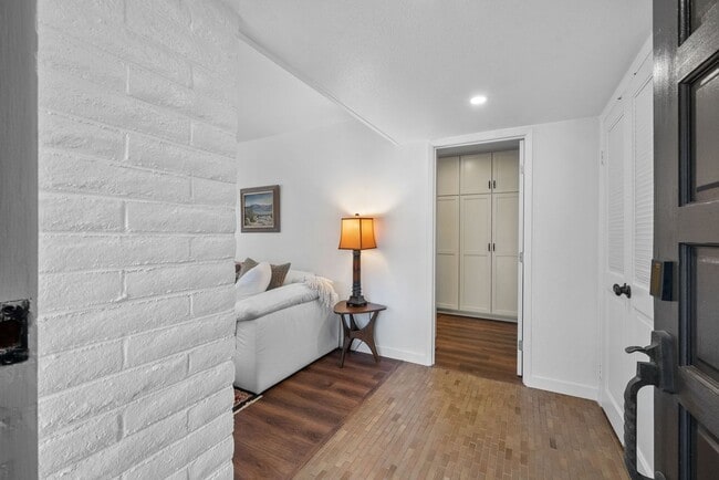 Photo - 7.5 Month Furnished Condo at Collwood Manor