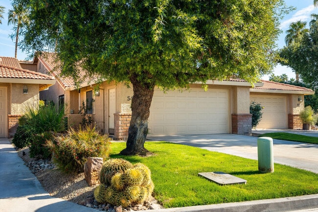 Photo - 54 Maximo Way