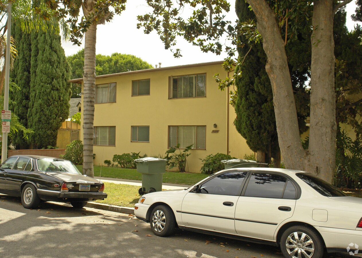 Photo - 7624 Norton Ave