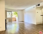 Photo - 15425 Sherman Way House