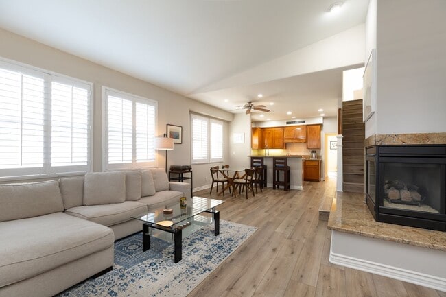 Building Photo - Luxury 2 Bedroom 2 Bath Townhouse w/ gourmet Kitchen in Mission Hills