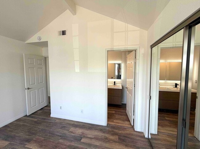 Photo - 2057 Tustin Ave