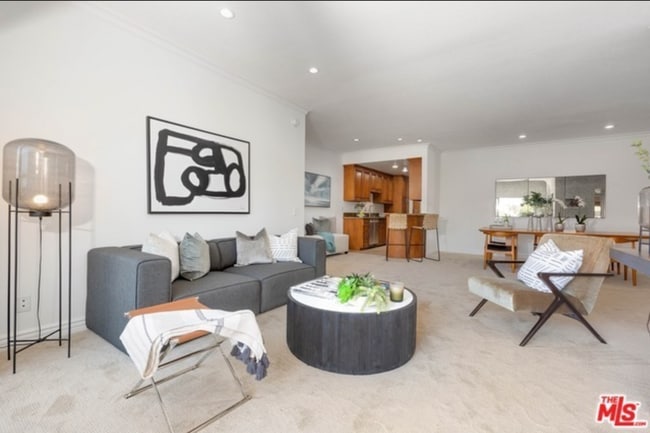 Photo - 612 S Barrington Ave Unit 416