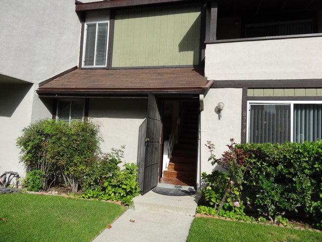 Front view - 8774 Wyngate St