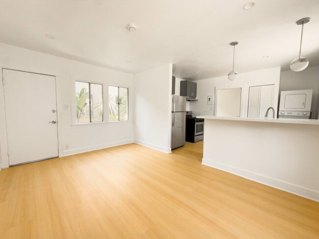 Photo - 4730 St Charles Pl Unit 4730 1/8a