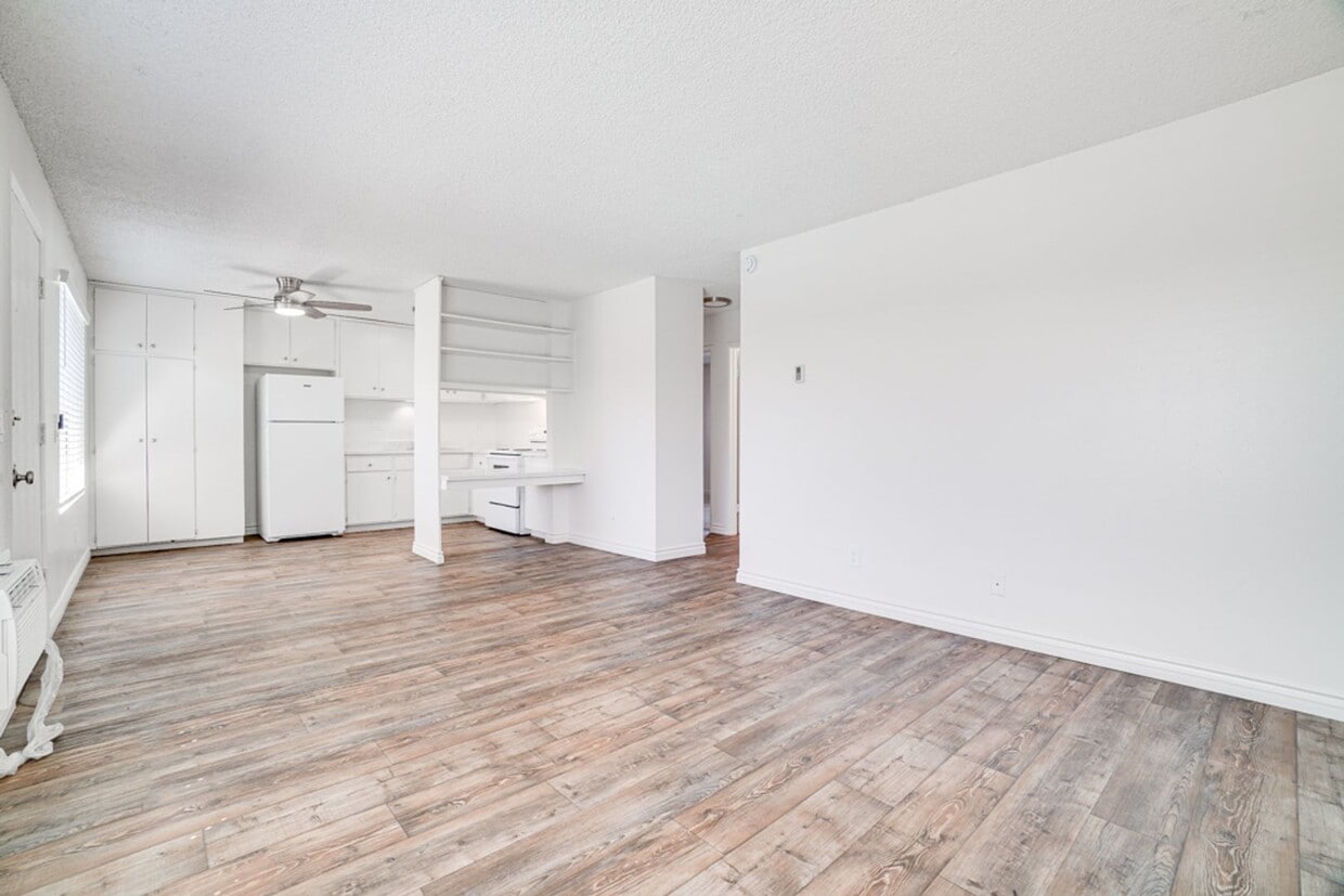 Floor Plan - 2/1.5 Downstairs with Front and Back Patio