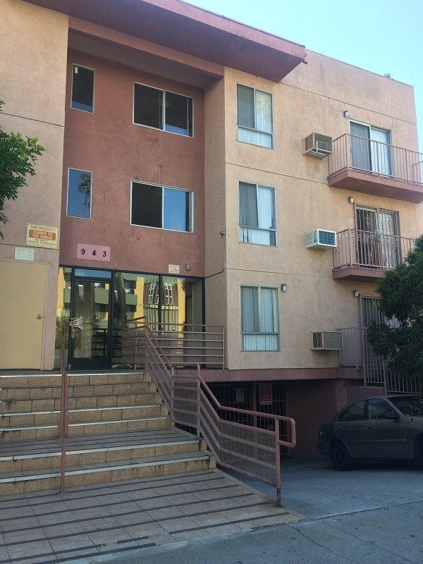 Building Photo - 943 Arapahoe St Unit 305
