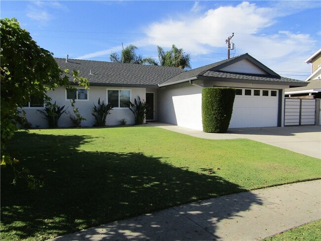 Building Photo - 8901 Shoreline Ln