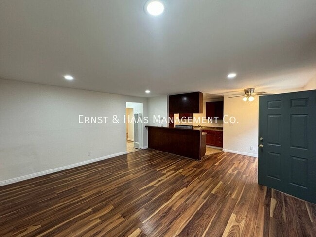 Building Photo - 1170 E South St Unit #02