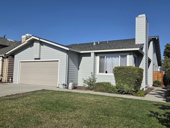 Building Photo - 3847 Sycamore Ave