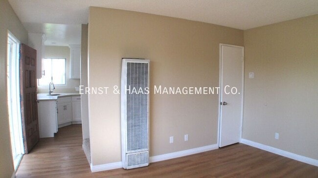 Photo - 3875 Cherry Ave