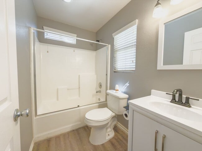 Photo - 8959 Wedgewood Ct