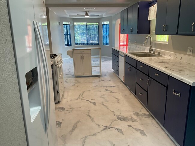 Kitchen all new appliances - 22947 San Vicente Rd