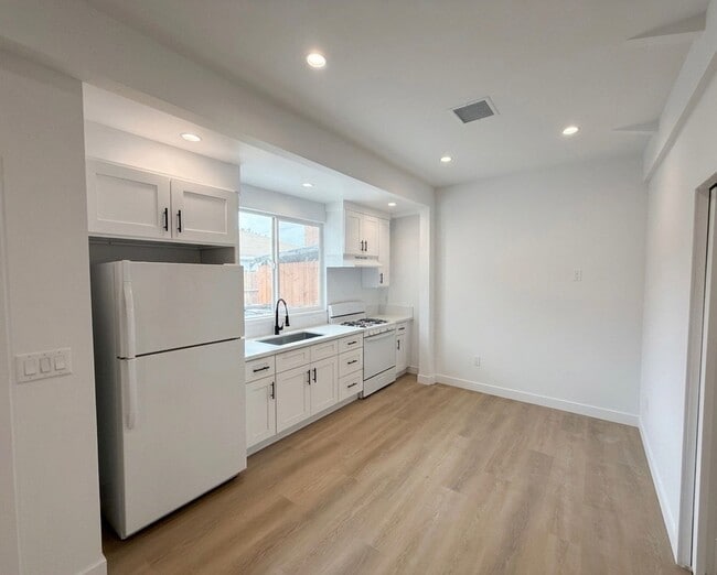 Photo - Modern 1BR/1BA New Build house in North Inglewood