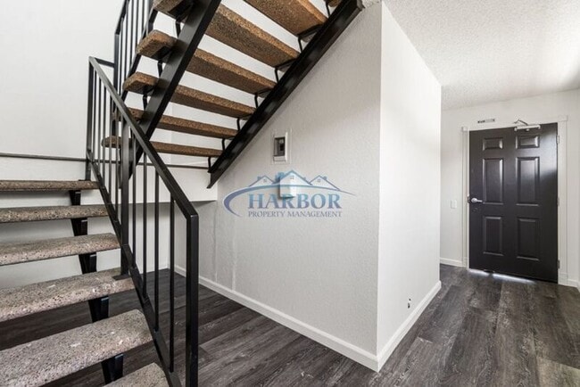 Photo - 789 W 18th St