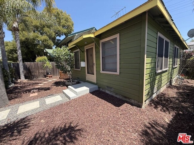 Photo - 802 Superba Ave