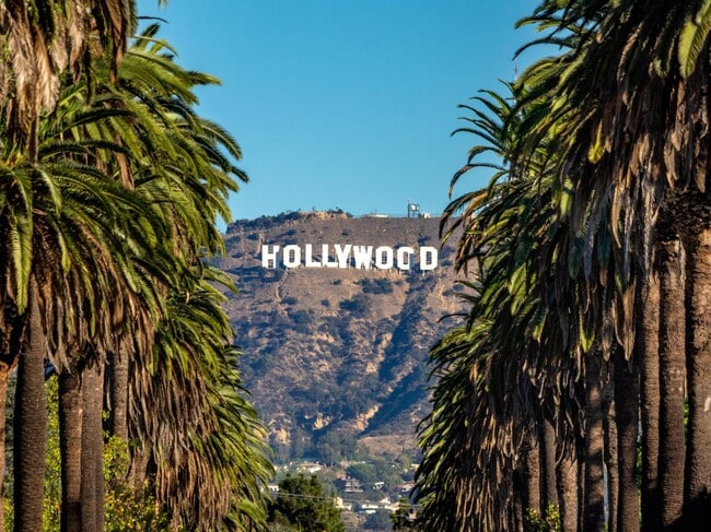 Located In Central Hollywood - 6669 De Longpre Ave Unit Studio
