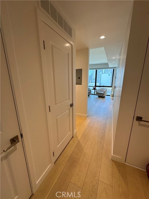 Photo - 400 S Broadway