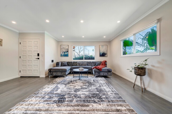 Photo - 23720 Archwood St