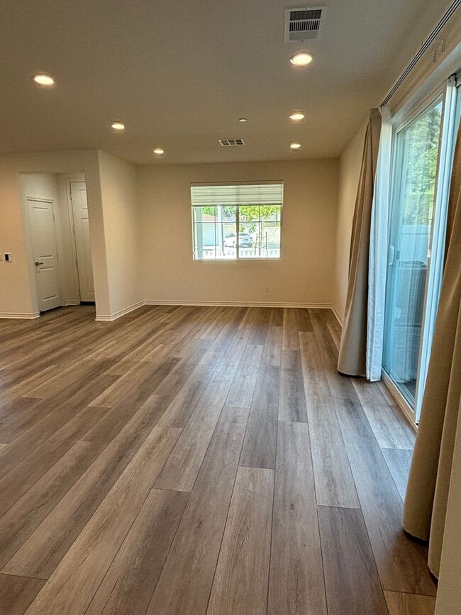 Photo - Bright Four-Bedroom Townhome in Whittier and Walkable Palm Park