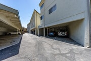 Parking - 2841 Montrose Ave