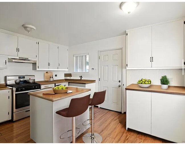 Photo - 6823 Mohawk St