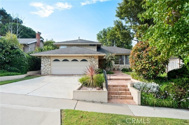 Photo - 1883 Swan Cir House