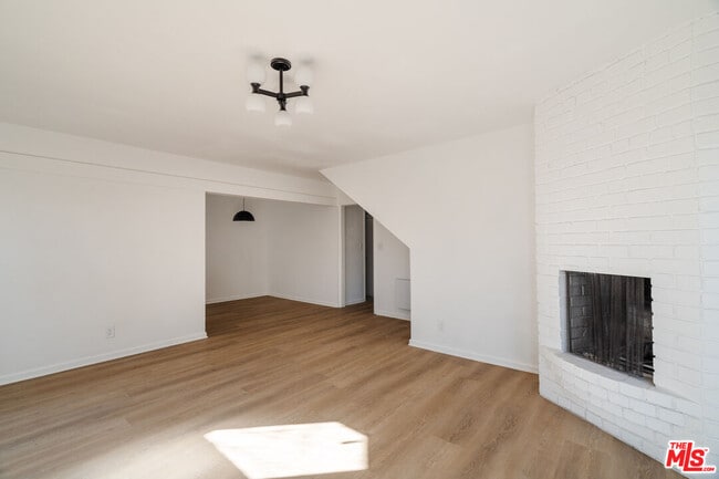 Building Photo - 1147 Horn Ave Unit 2