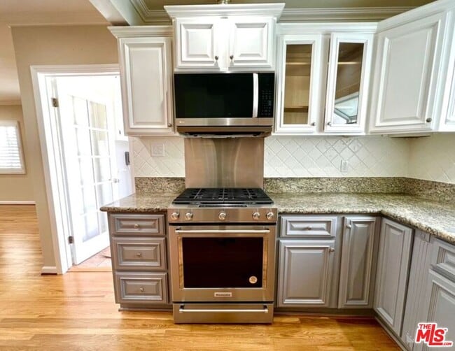 Photo - 3317 Burritt Way